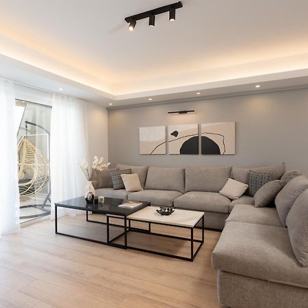 Luxury 4 Bedrooms Apartment Near Flisvos Marina Pire Dış mekan fotoğraf