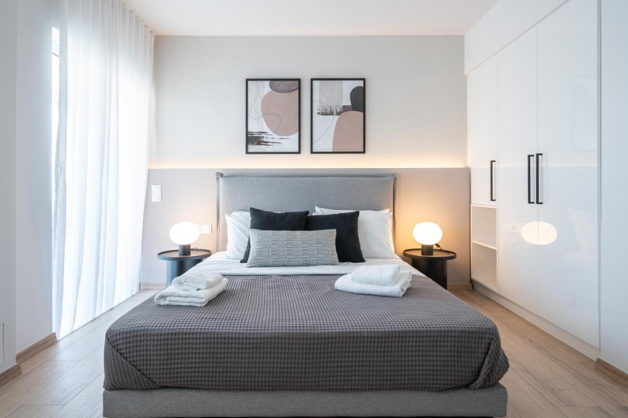 Luxury 4 Bedrooms Apartment Near Flisvos Marina Pire Dış mekan fotoğraf