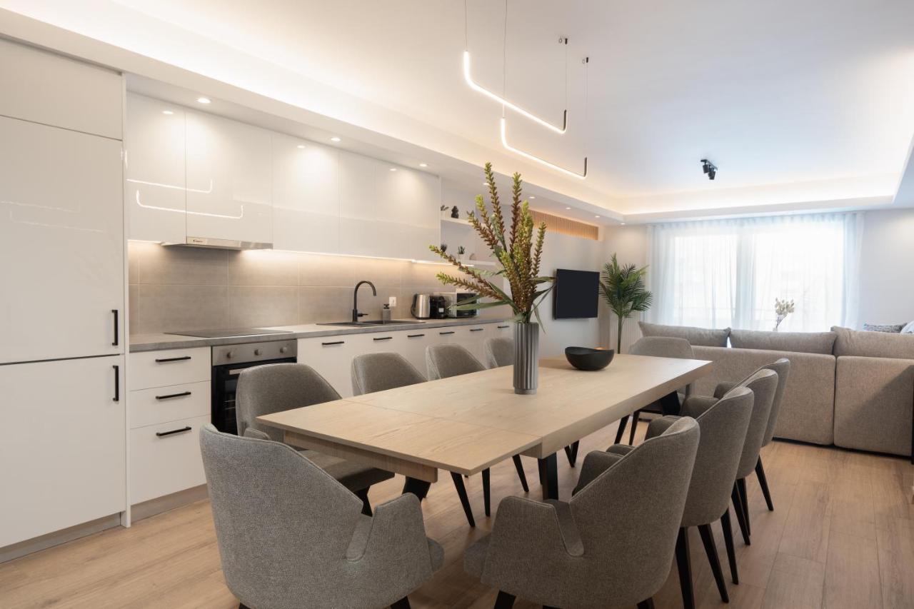 Luxury 4 Bedrooms Apartment Near Flisvos Marina Pire Dış mekan fotoğraf