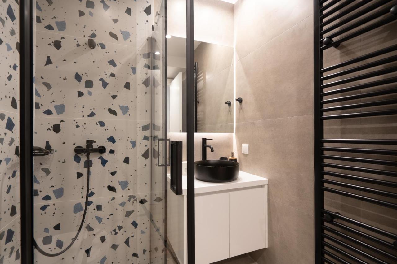 Luxury 4 Bedrooms Apartment Near Flisvos Marina Pire Dış mekan fotoğraf