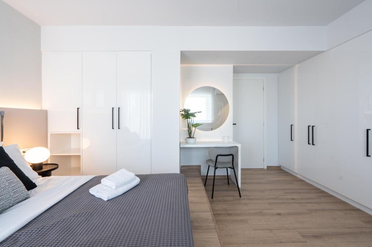 Luxury 4 Bedrooms Apartment Near Flisvos Marina Pire Dış mekan fotoğraf