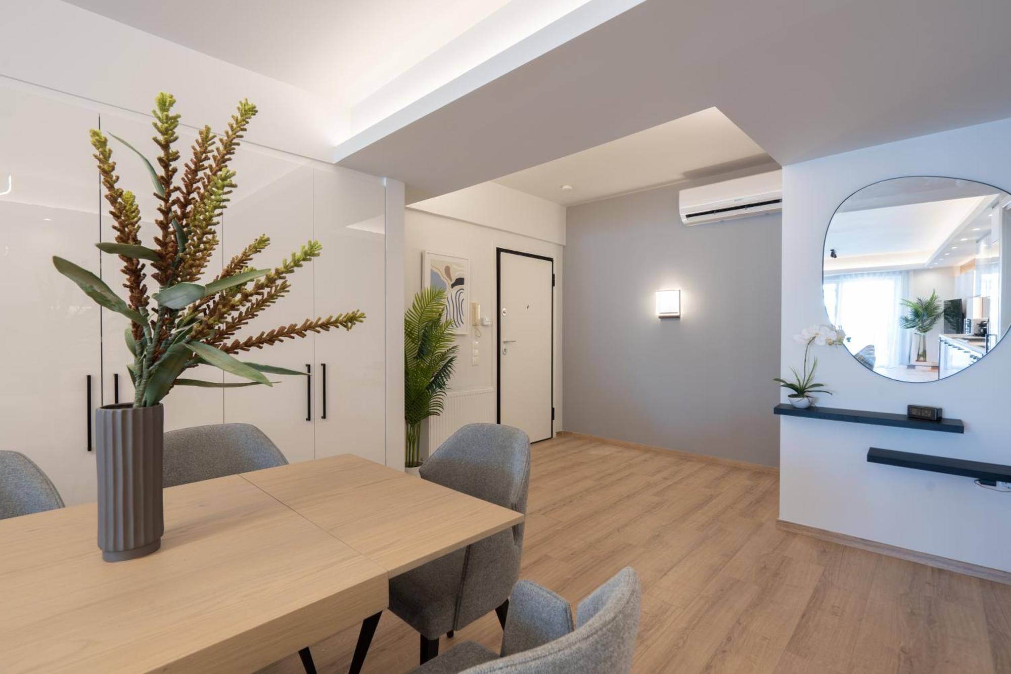Luxury 4 Bedrooms Apartment Near Flisvos Marina Pire Dış mekan fotoğraf