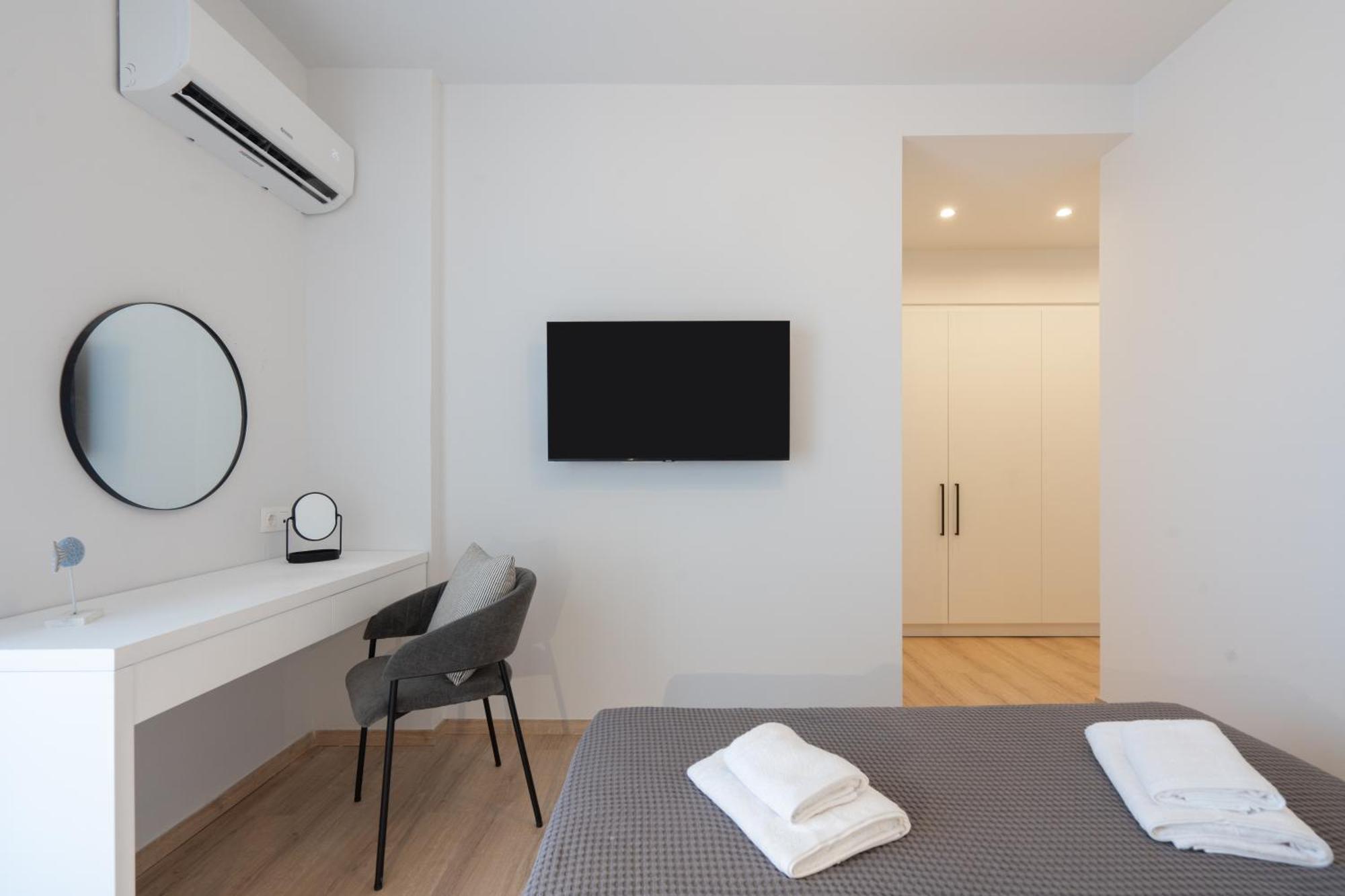 Luxury 4 Bedrooms Apartment Near Flisvos Marina Pire Dış mekan fotoğraf