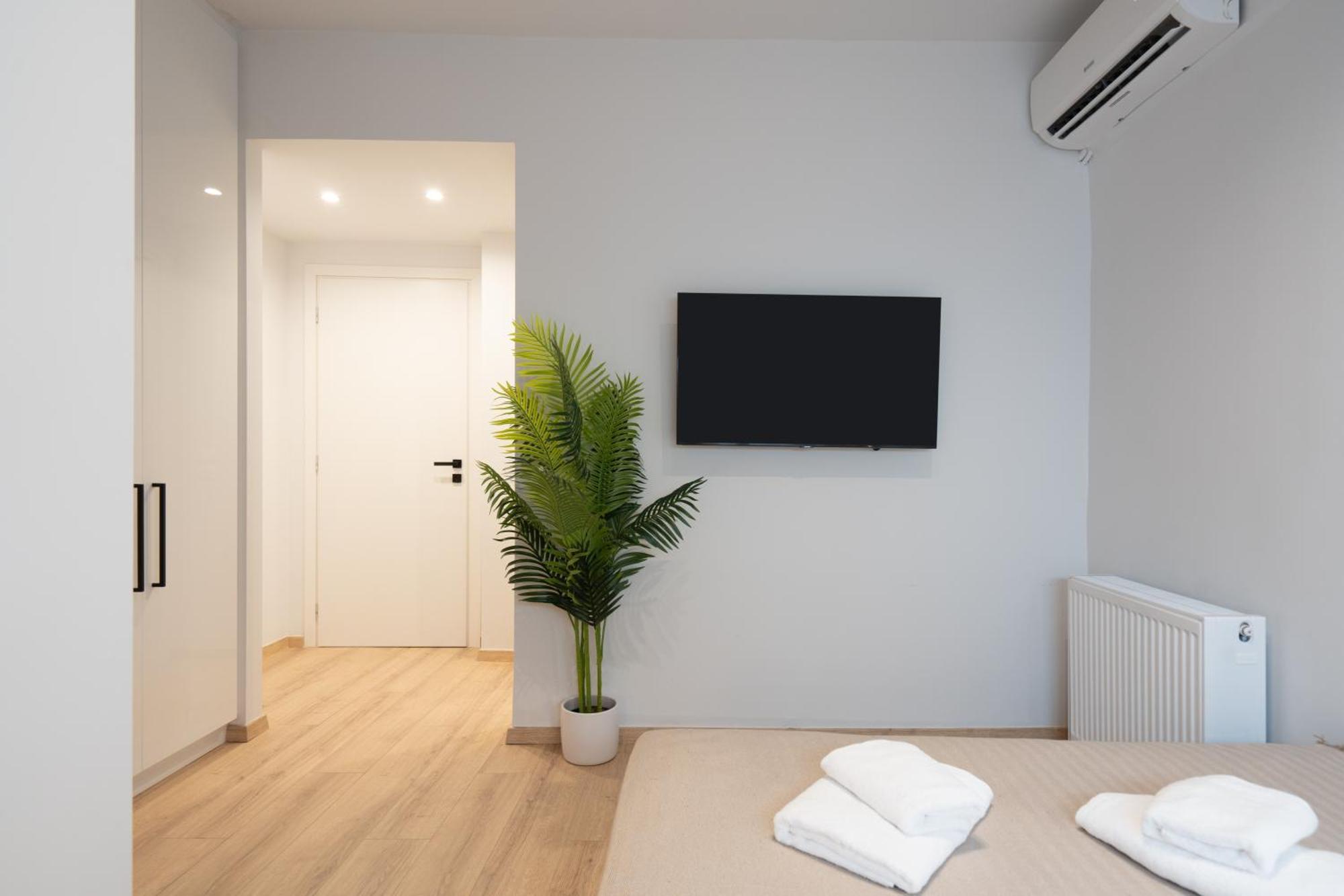 Luxury 4 Bedrooms Apartment Near Flisvos Marina Pire Dış mekan fotoğraf