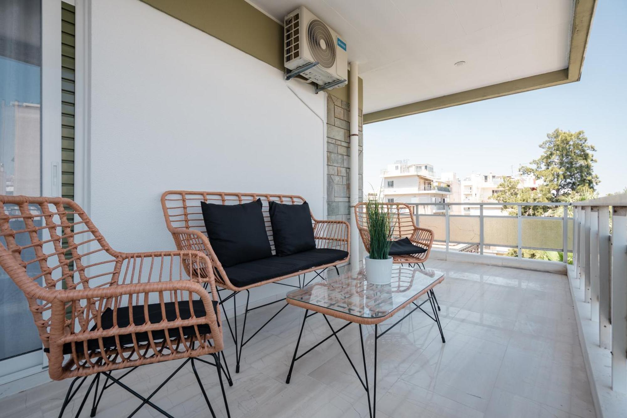 Luxury 4 Bedrooms Apartment Near Flisvos Marina Pire Dış mekan fotoğraf
