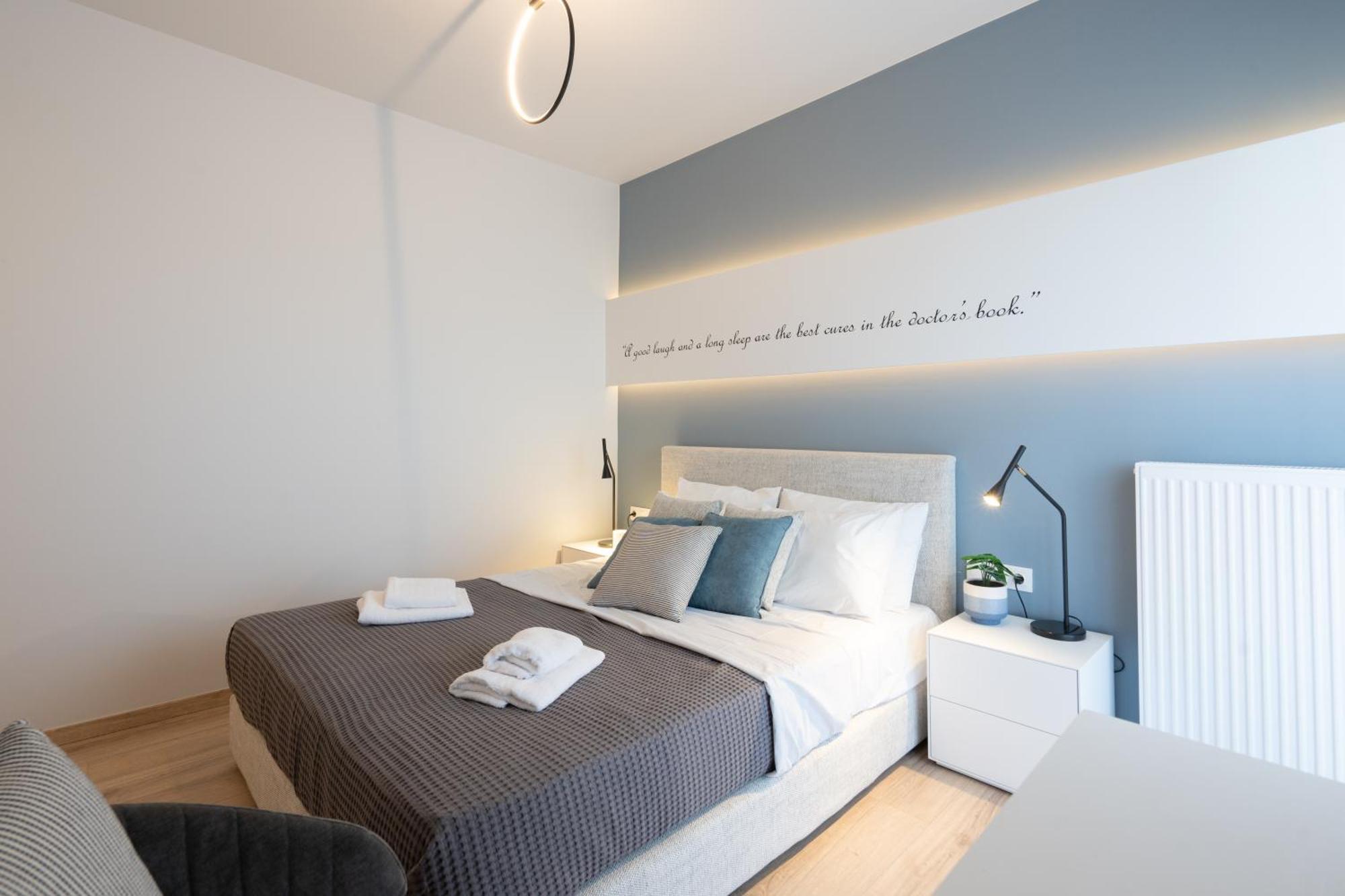Luxury 4 Bedrooms Apartment Near Flisvos Marina Pire Dış mekan fotoğraf