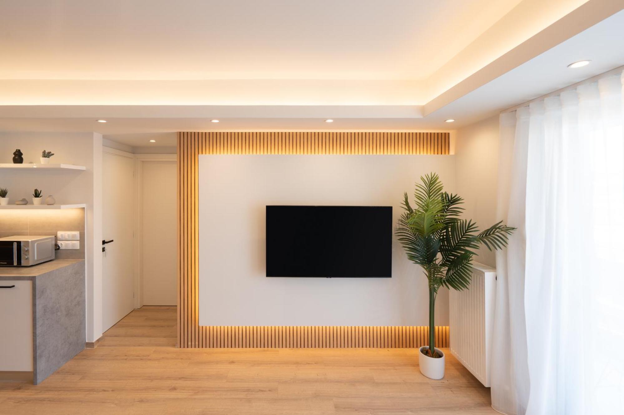 Luxury 4 Bedrooms Apartment Near Flisvos Marina Pire Dış mekan fotoğraf