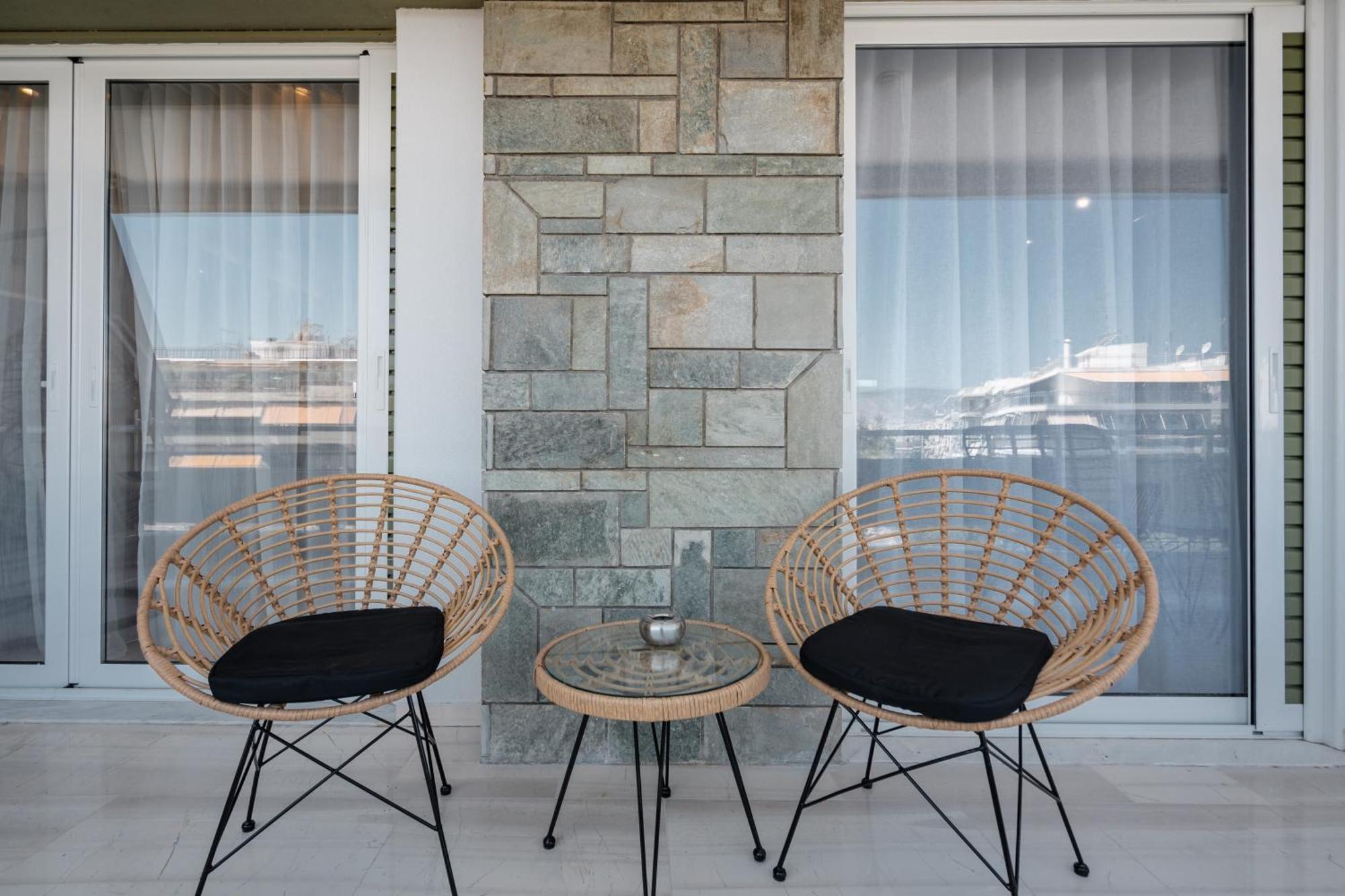 Luxury 4 Bedrooms Apartment Near Flisvos Marina Pire Dış mekan fotoğraf