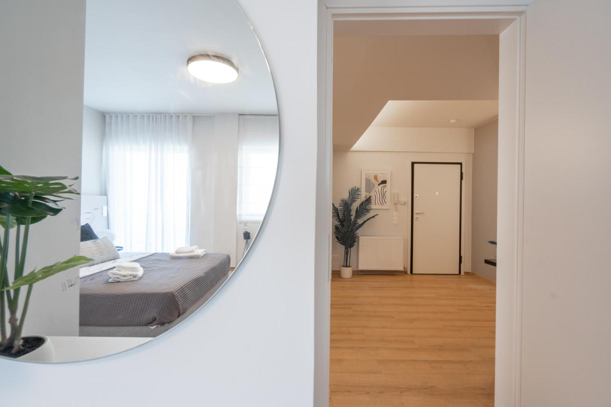 Luxury 4 Bedrooms Apartment Near Flisvos Marina Pire Dış mekan fotoğraf