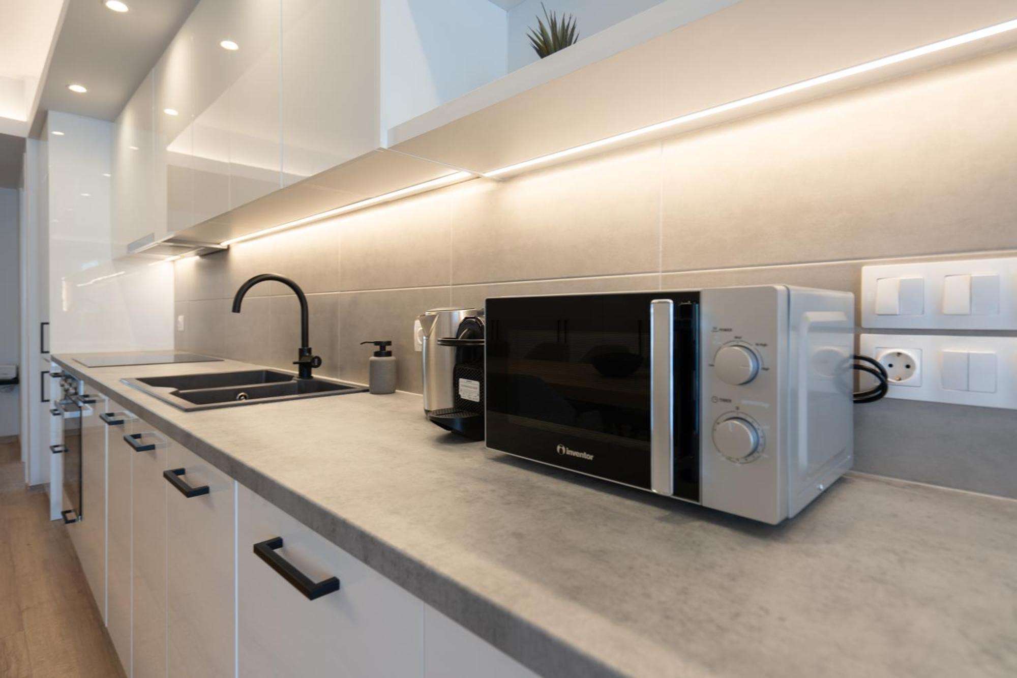 Luxury 4 Bedrooms Apartment Near Flisvos Marina Pire Dış mekan fotoğraf